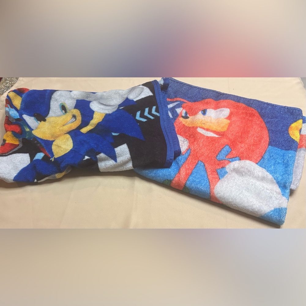 Lot of 2 - Sonic The Hedgehog, Kids Throw Fleece Blankets READ